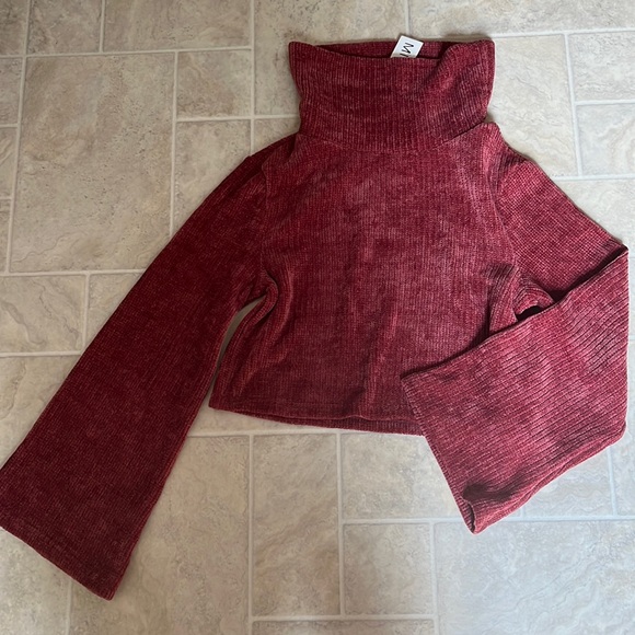 Minkpink bell sleeve top - Picture 3 of 8